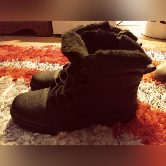 Winter boots 🥾 - Picture 5 of 5